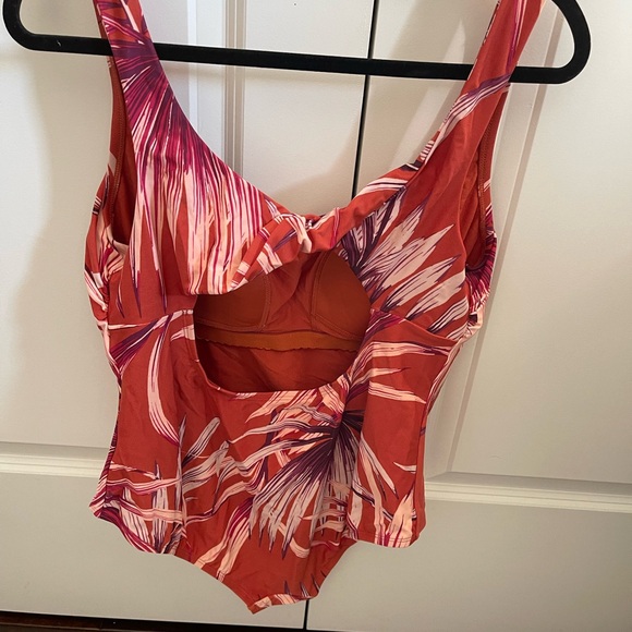 Kona sol xl bathing suit. Used. - Picture 2 of 3